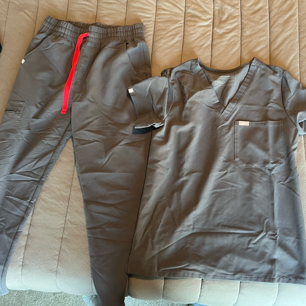 Charcoal Fig Zamora and Catarina Small Scrub Set